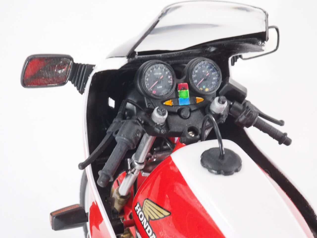 TAMIYA ホンダ CB1100R プラモデル タミヤ 1/6 オートバイシリーズ Honda CB1100R （B） | タミヤ