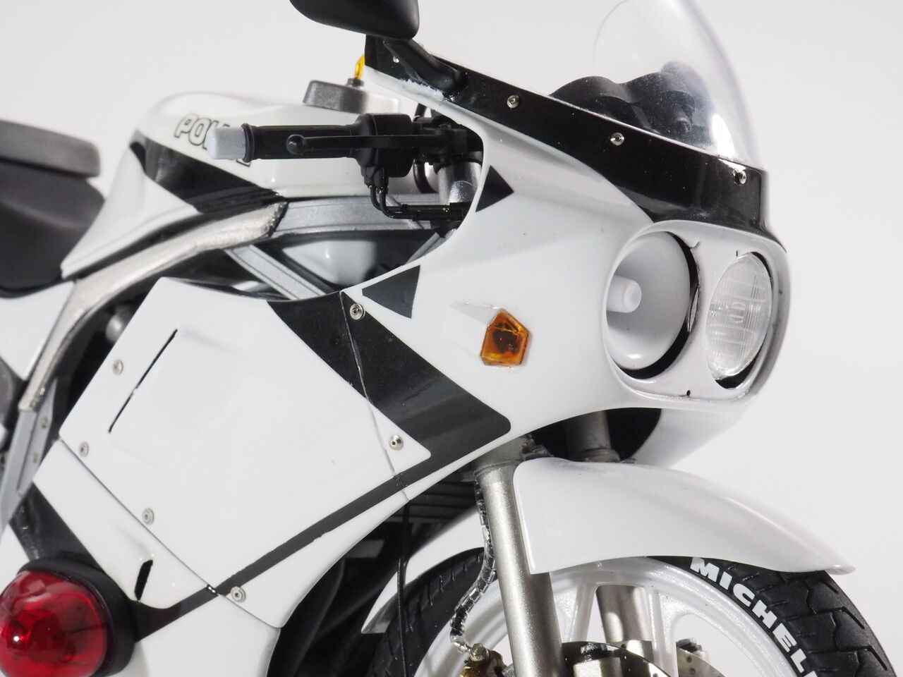 作る ハセガワ スズキGSX-R750白バイ仕様「逮捕しちゃうぞ」 1