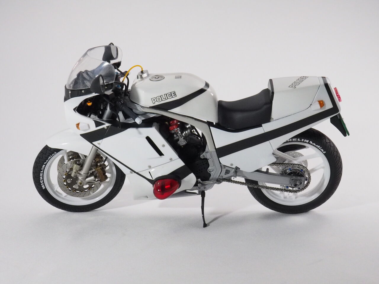 ピ*ー様 ハセガワ １/12 スズキGSX-R750「あぶない刑事」塗装済み完成 ピ*ー様 ハセガワ 1/12 スズキGSX-R750「あぶない刑事」塗装