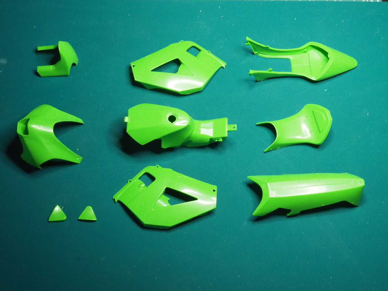 作る タミヤ KAWASAKI Ninja ZX-RR 1/12「その12 カウル① 作る タミヤ KAWASAKI Ninja ZX-RR 1/12「その12 カウル①