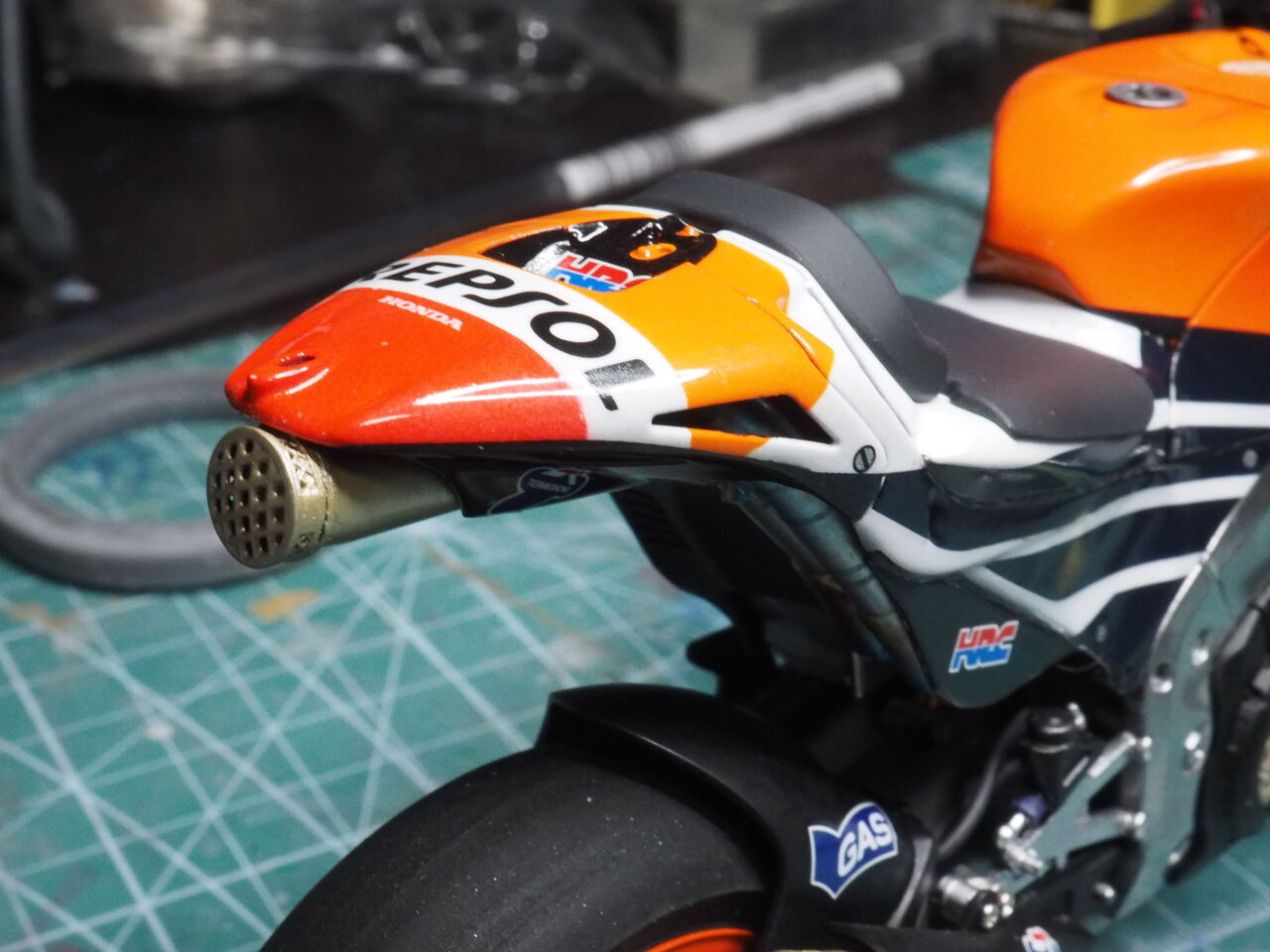 作る タミヤ REPSOL Honda RC213V '14 1/12「その12 完成へ
