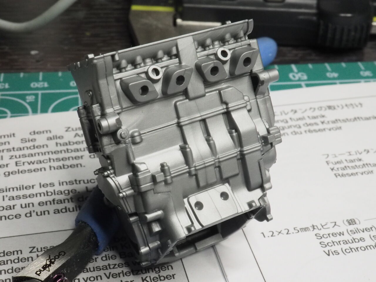 作る タミヤ KAWASAKI Ninja ZX-RR 1/12「その2 エンジン①」 : 299の模型factory