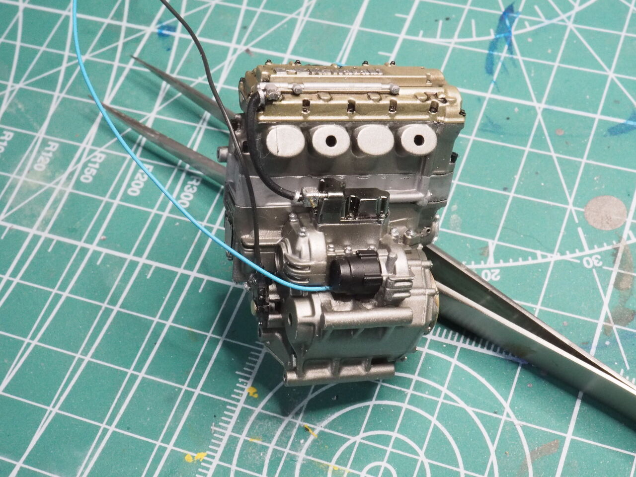 作る タミヤ KAWASAKI Ninja ZX-RR 1/12「その4 エンジン③と 作る タミヤ KAWASAKI Ninja ZX-RR 1/12「その4 エンジン③と