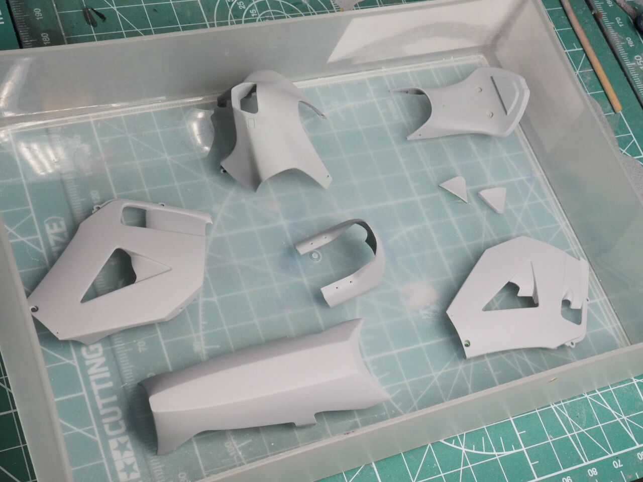 作る タミヤ KAWASAKI Ninja ZX-RR 1/12「その12 カウル① 作る タミヤ KAWASAKI Ninja ZX-RR 1/12「その12 カウル①