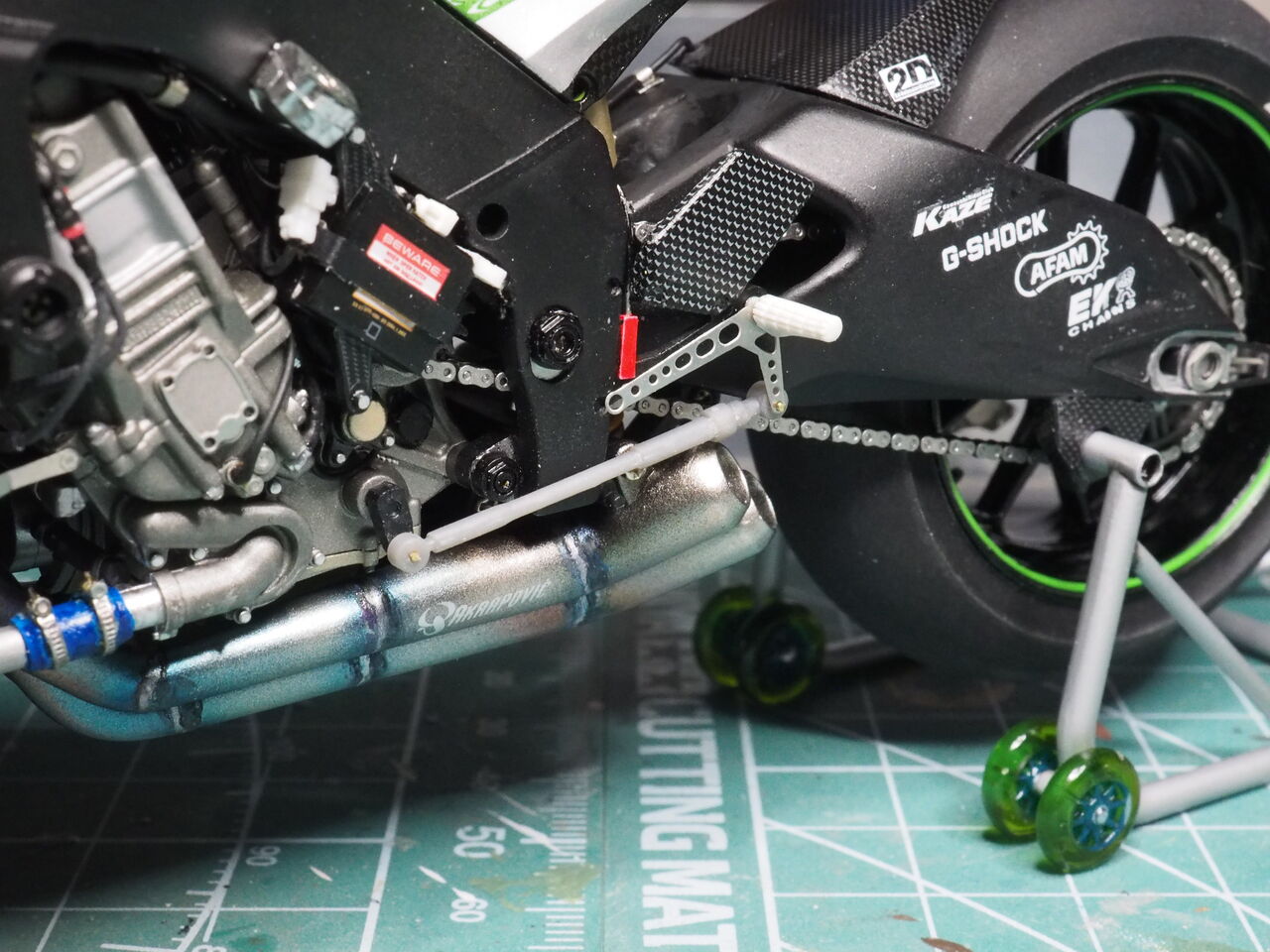 作る タミヤ KAWASAKI Ninja ZX-RR 1/12「その15 完成・・・と 作る タミヤ KAWASAKI Ninja ZX-RR 1/12「その15 完成・・・と