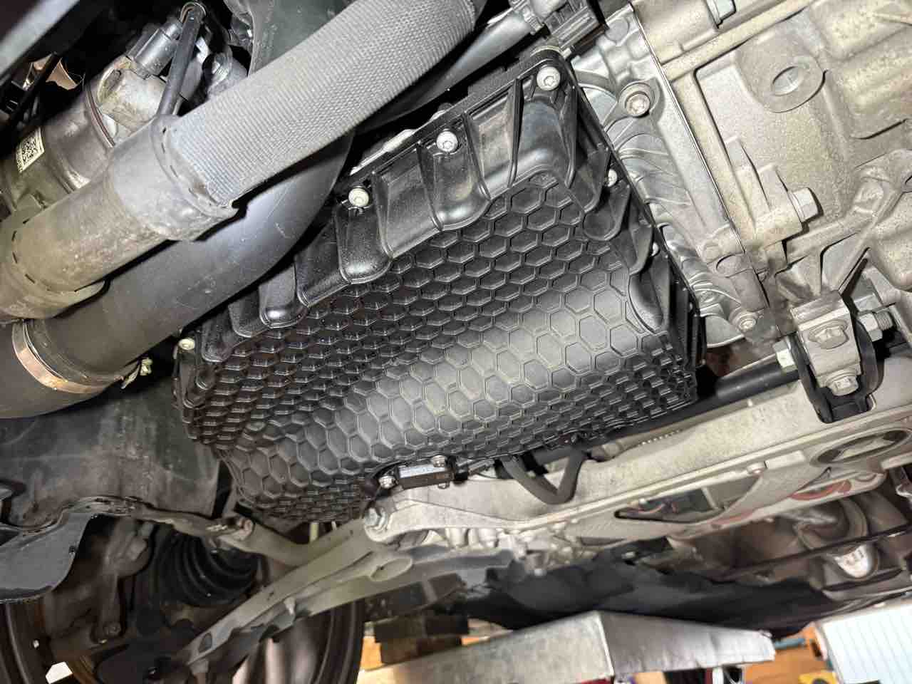 VW パサート　 ミッション　オイルパン　01V321359B VWパサート VW パサート ミッション オイルパン 01V321359B オイルパン