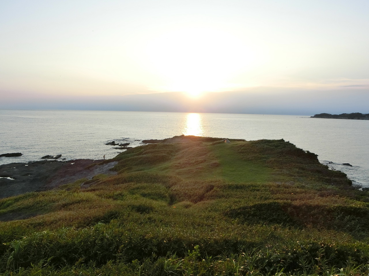 黒崎海岸の黒崎の鼻 １km真っ直ぐの黒崎の農道 歴史オタクの郷土史グルメ旅 久良岐のよし