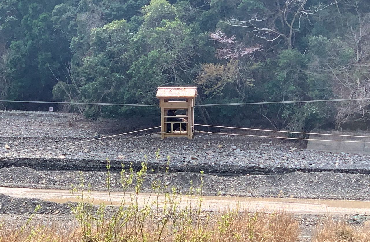 人力で動かすロープウェイがあった！ もちろん乗ってみた！ そしたら私はこうなった!!　十津川温泉ホテル昴敷地内「野猿」