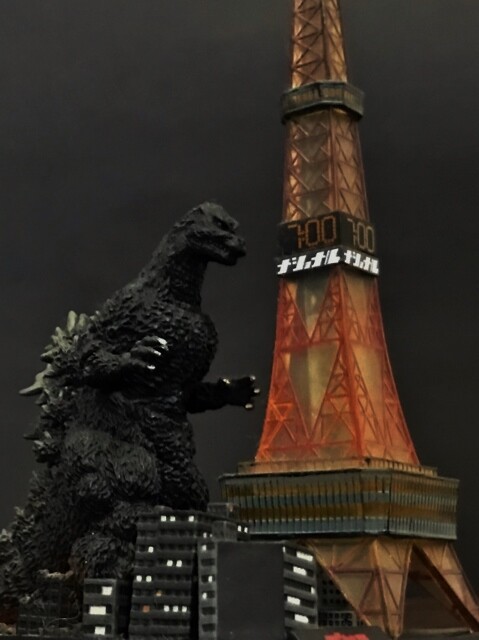 ギドゴジ 札幌タワーを襲撃！ : フクロムシ＆コブクロムシ怪獣