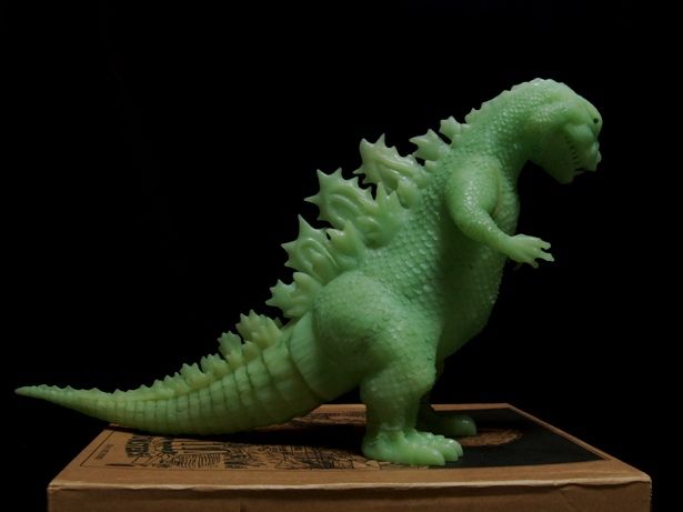 雛型ゴジラ検討用第一案（ウロコゴジラ）蓄光ポリレジンスタチュー 東宝大怪獣シリーズ 酒井ゆうじ造形コレクション ゴジラ2000