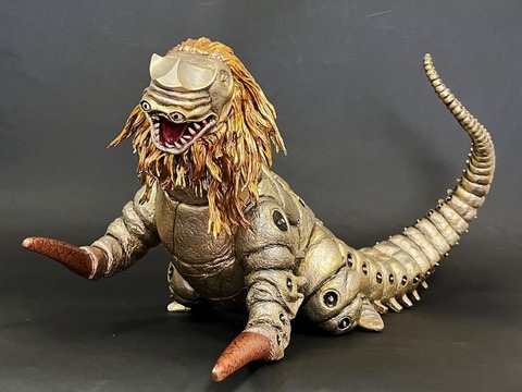 第23話「明日を捜せ」猛毒怪獣 ガブラ : フクロムシ怪獣なんでも研究所