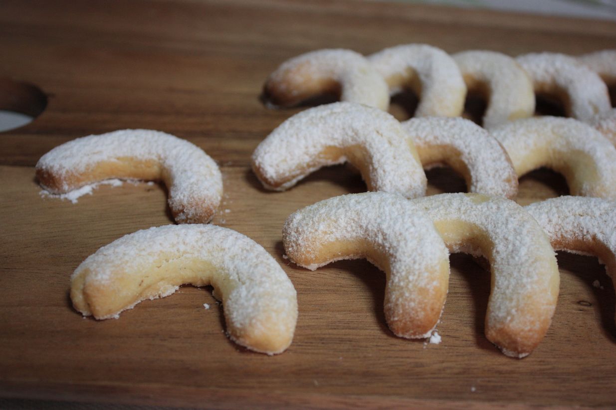 レシピ動画 クリスマス菓子 ヴァニレキプフェルン Hungry Dungry