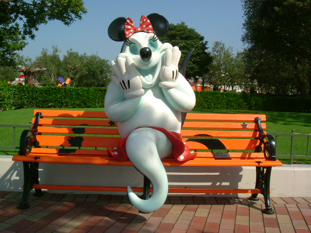 ディズニーハロウィン プラザ ベンチ ディズニーの楽しい情報ブログ