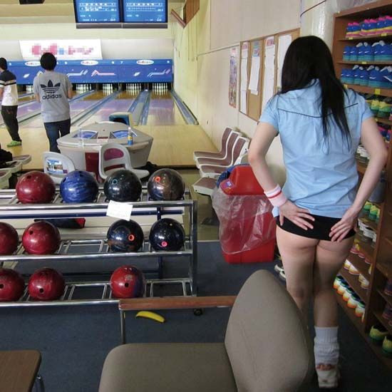 ボーリング  パンチラ 安藤 瞳】投球動画『中日杯2016東海オープンボウリングトーナメント』 - YouTube