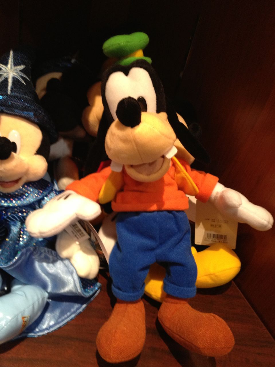 グーフィー ぬいぐるみ ディズニーランド 価格 ディズニーランド ぬいぐるみの館