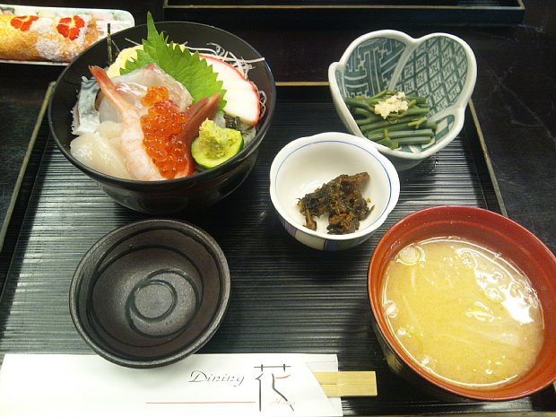 Dining花 その2 海鮮丼定食 鶴岡市 山形ランチdeウバーレ Dining花 その2 海鮮丼定食 鶴岡市 山形ランチdeウバーレ