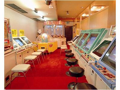 旅館のゲームコーナーって80年代で時間が止まってるよね まおか 旅館のゲームコーナーって80年代で時間が止まってるよね まおか