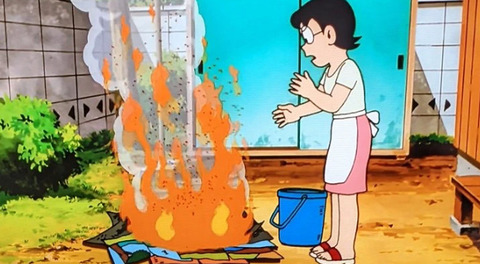 【画像】のび太のママ「勉強もしないでマンガばっかり！捨てちゃいます！！！！」