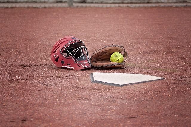 softball-1385212_640