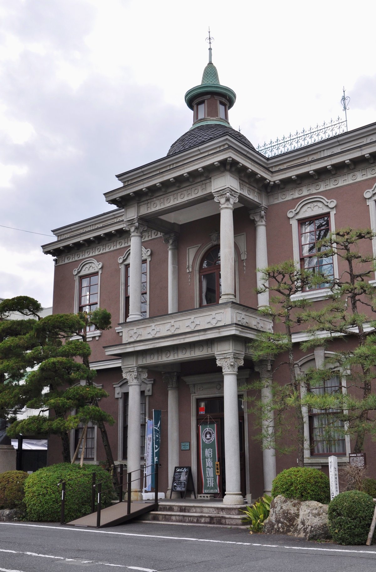 岡山県津山市(続き) 近代建築、レトロ建築その2 : 町並み散策 岡山県津山市(続き) 近代建築、レトロ建築その2 : 町並み散策