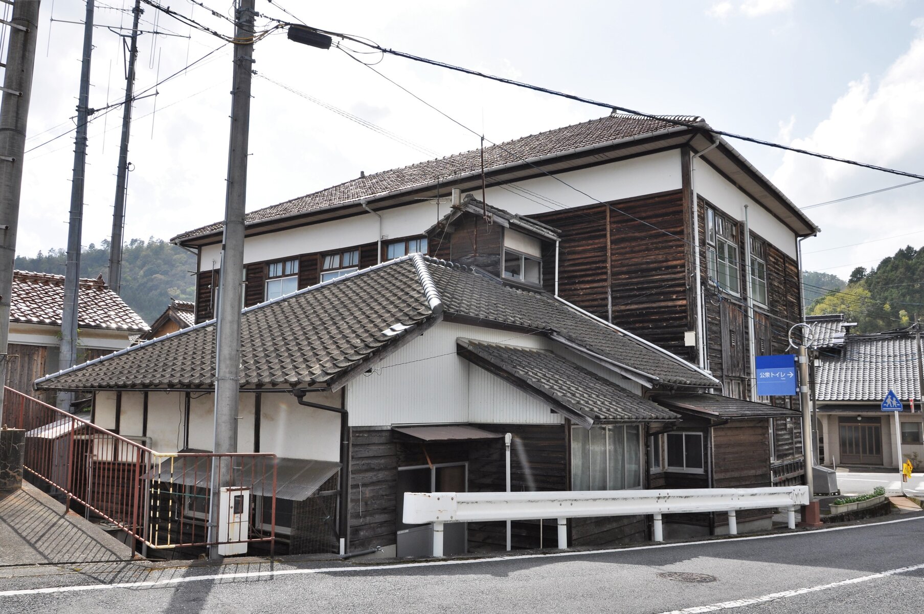 山口県岩国市本郷町 旧本郷村役場 : 町並み散策と近代建築