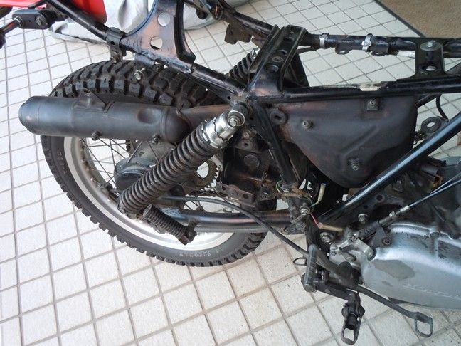 XL250S エキパイ　カスタムなどに XL250S” エキゾーストパイプを外して(´Д｀;) : ヒョウタンツギの