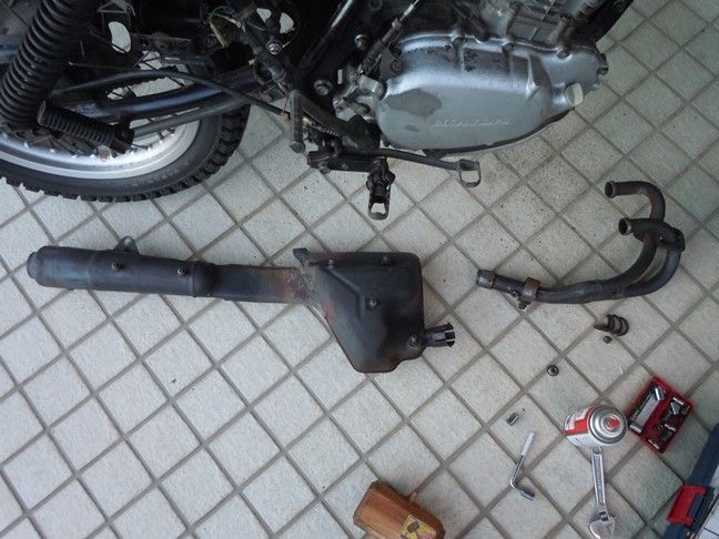 XL250S” エキゾーストパイプを外して(´Д｀;) : ヒョウタンツギの