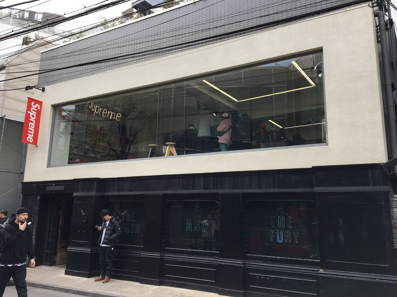 Supreme 19ss 立ち上げ 噂 予想 あと18ss並んだ時の様子 Hypereme Supreme 19ss 立ち上げ 噂 予想 あと18ss並んだ時の様子 Hypereme