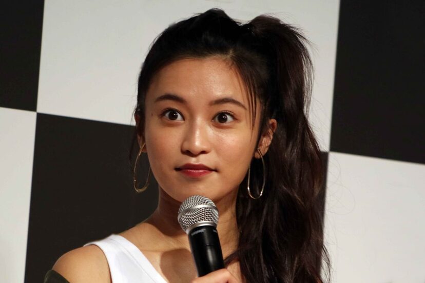 「小島瑠璃子が極秘結婚報道！」 3月に入籍、既にホリプロは退社していたと判明