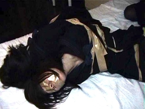 女子校生３人で緊縛し合い ガムテープ目隠し 猿轡 猿轡 動画の館