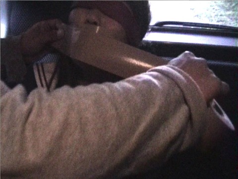 ギャルを車で拉致監禁して ガムテープ猿轡 拘束 猿轡 動画の館