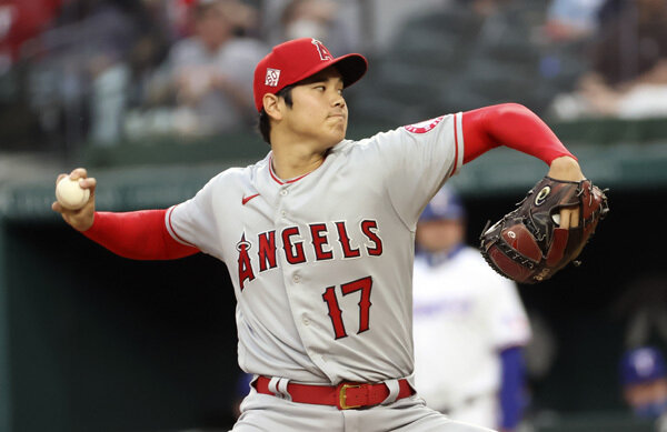 海外の反応 大谷翔平１１号ホームラン 片手でグリーンモンスター超え プロ野球情報まとめポータルball Scope