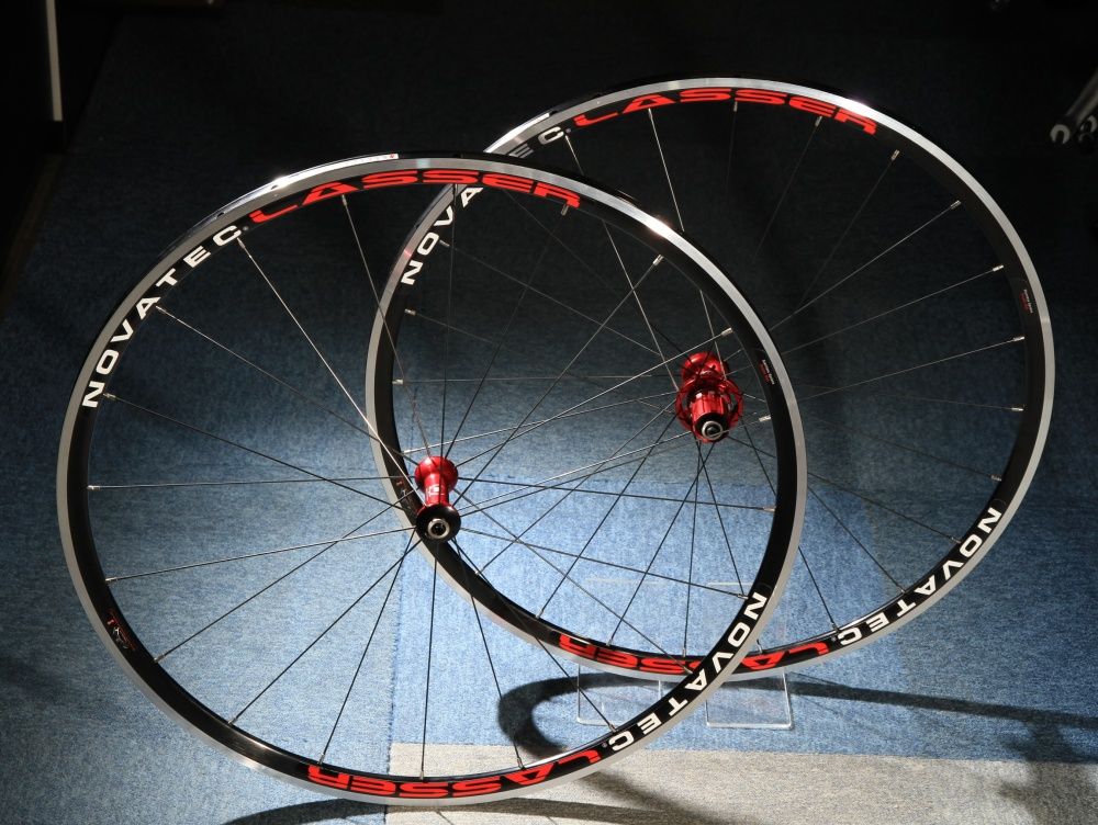 NOVATEC LASSER アルミチューブラー用ホイール前後セット