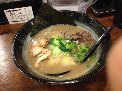 極濃厚豚骨ラーメン