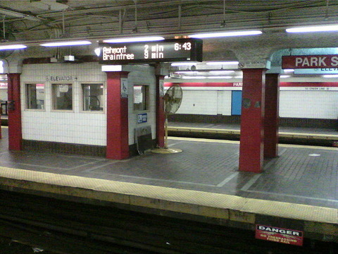 800px-Park_Street_Station_Boston_2012