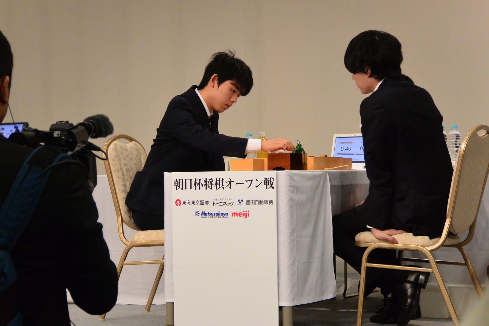 æœæ—¥å°†æ£‹ã‚ªãƒ¼ãƒ—ãƒ³æˆ¦ã®è¦³æˆ¦ ç›®æ'ƒ è—¤äº•å››æ®µåäººã«å‹ã¤ ã—ãªã„ ã•ã›ãªã„ ã•ã›ã‚‰ã‚Œãªã„