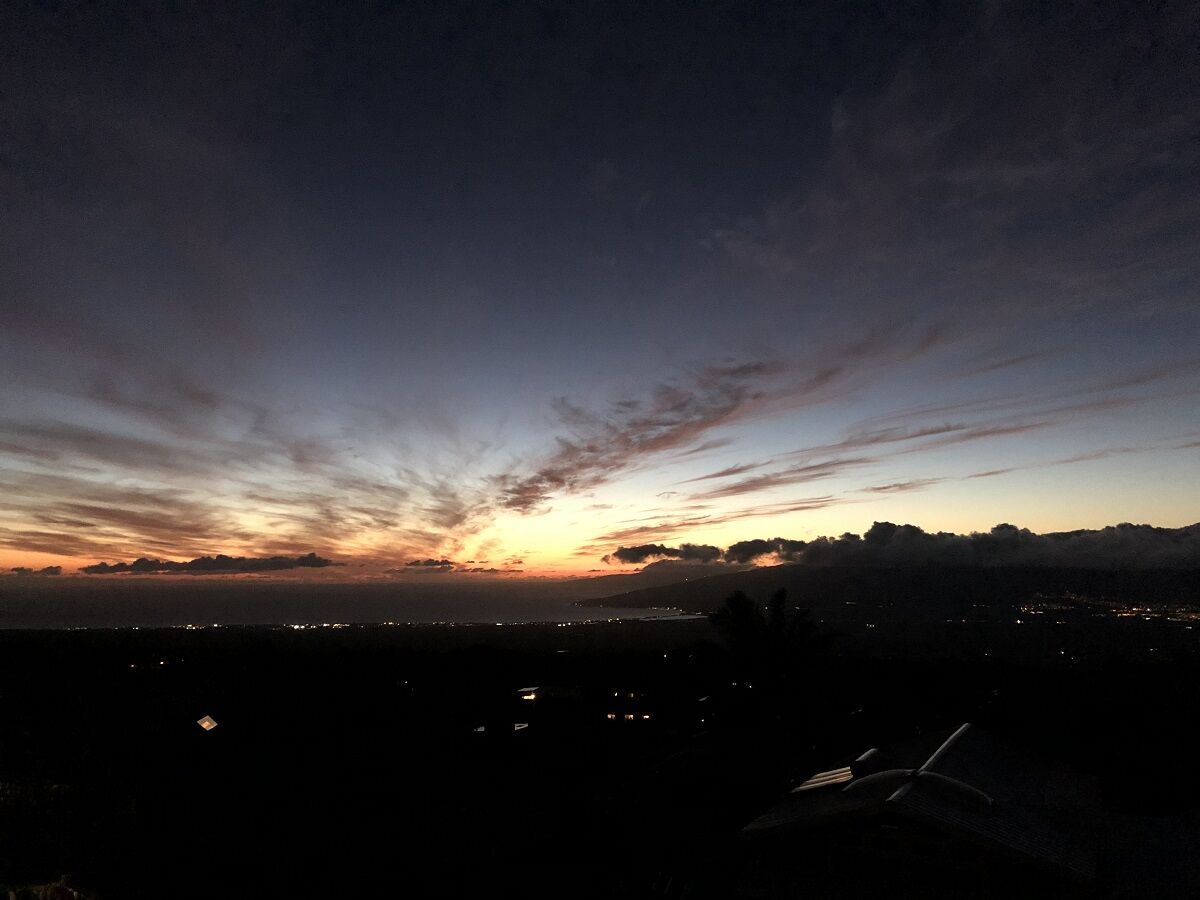 こころに残っている満天の星 マウイ島 ハレアカラ山 しない させない させられない