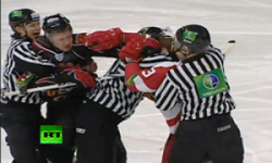 試合開始後たった６秒で大乱闘に至るアイスホッケーｗｗｗｗ