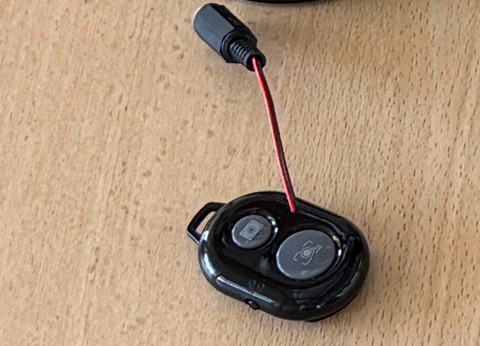 スイッチジャック付きコードを加工したカメラシャッター