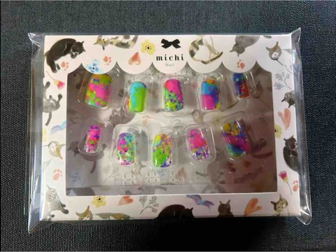 DAICHIさんデザインのネイルチップ