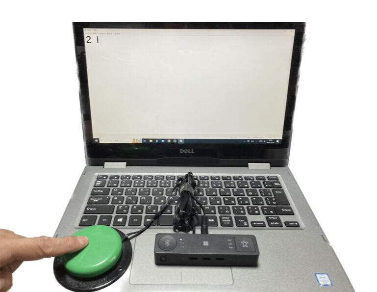Microsoft Adaptive HubをiPadのスイッチコントロール用