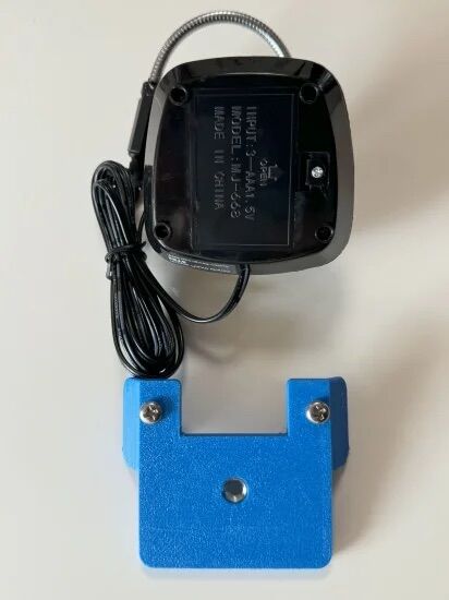 STS2と取り付けアダプタ