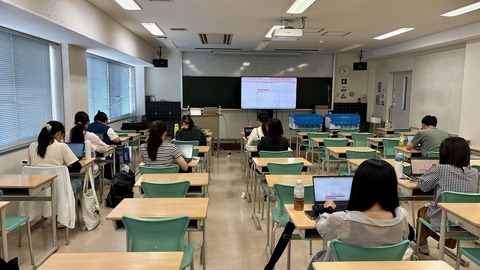 音読さんを試す受講生