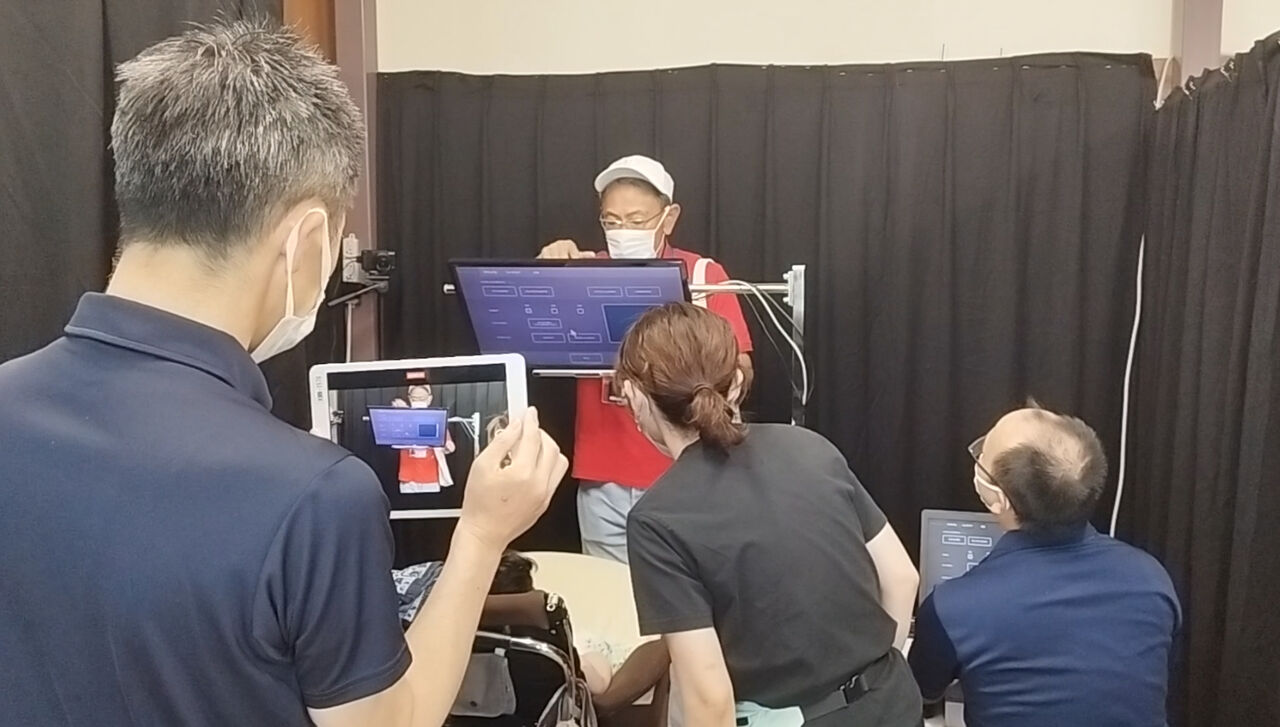 Tobii Dynavox社製視線追跡装置PCEye 5を特別支援学校で効果的に Tobii Dynavox社製視線追跡装置PCEye 5を特別支援学校で効果的に