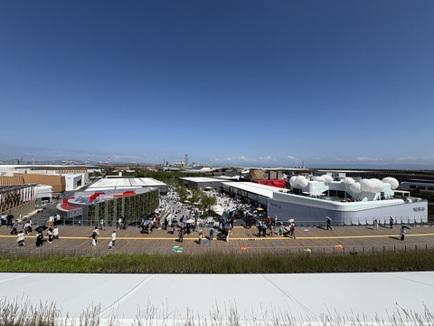 大屋根リングの上から見たEXPO会場