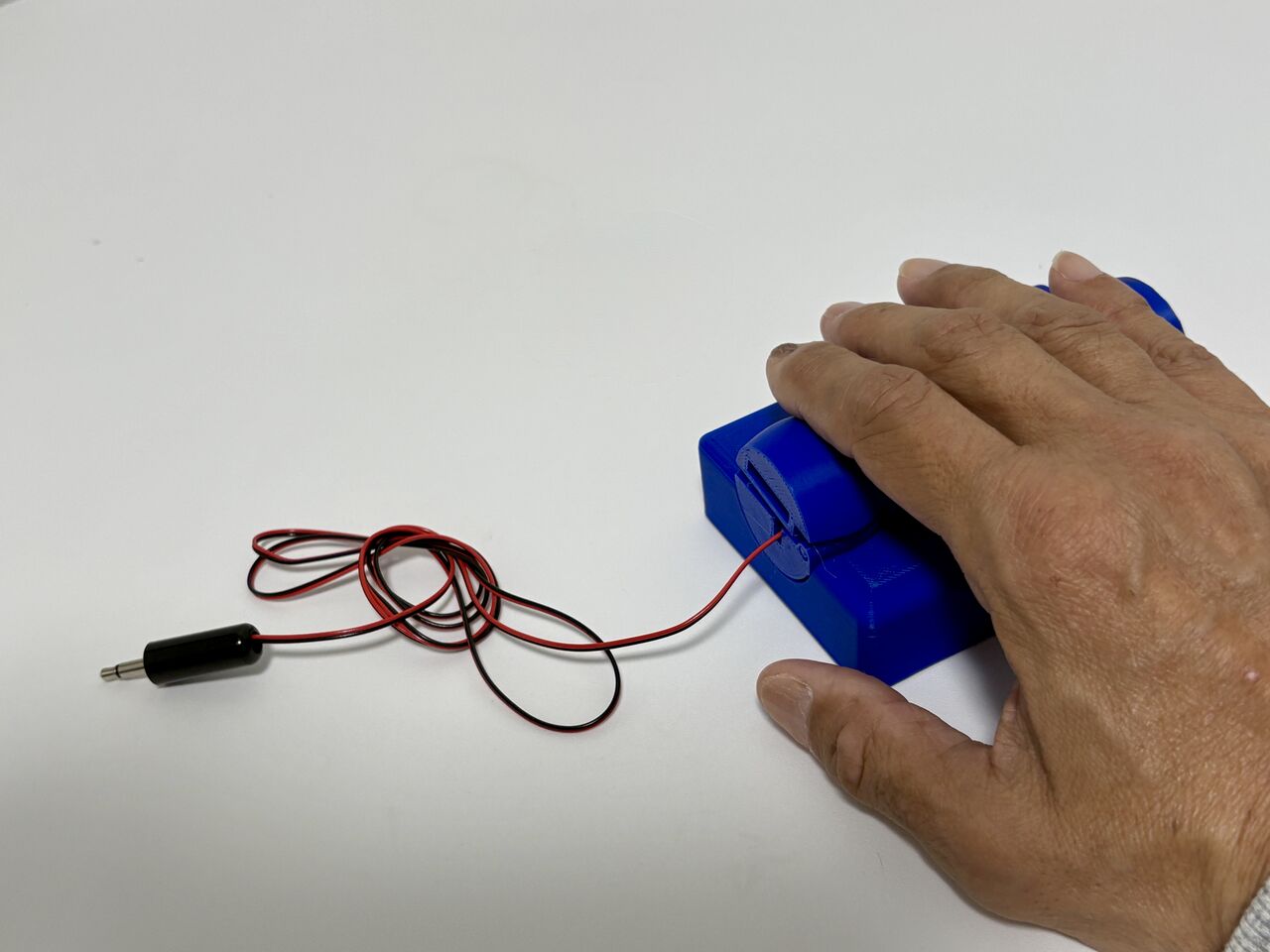 握って入力or押して入力を実現するアクセシビリティスイッチ【Grip