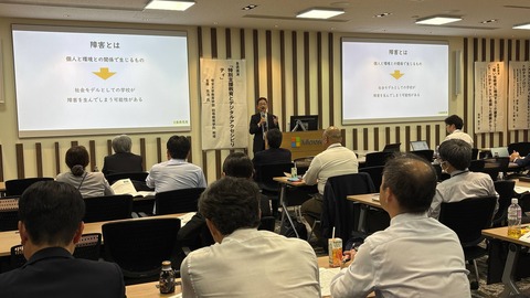 講演中の金森さん01