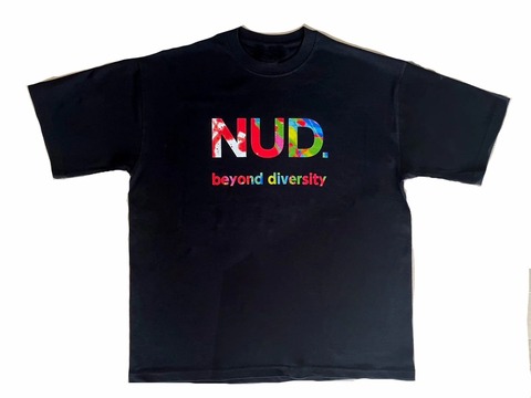 NUDのTシャツ