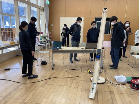 体験する参加者