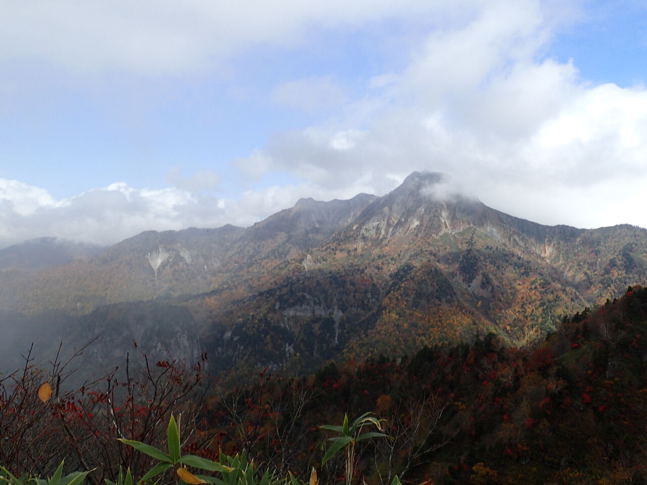 戸隠山 蟻の塔渡り 剣の刃渡りを歩く ぷち登山 戸隠山 蟻の塔渡り 剣の刃渡りを歩く ぷち登山